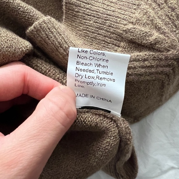 NWT SHEIN DAZY Cable Knit Drop Shoulder Sweater Size S(0) Color Mocha Brown - Picture 10 of 15
